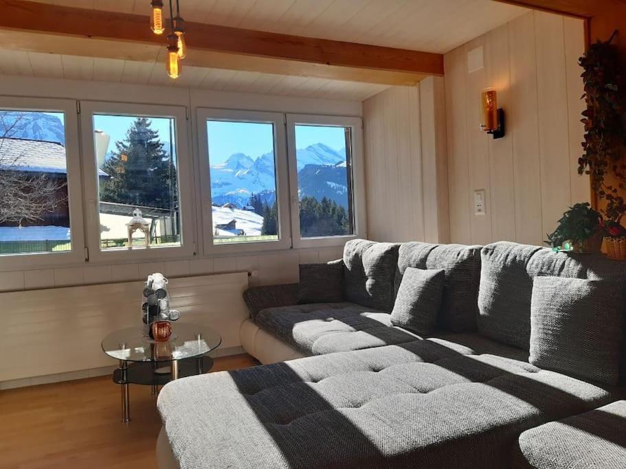 Apartment Chalet Im Sunnigen Usblick Wengen Bagian luar foto